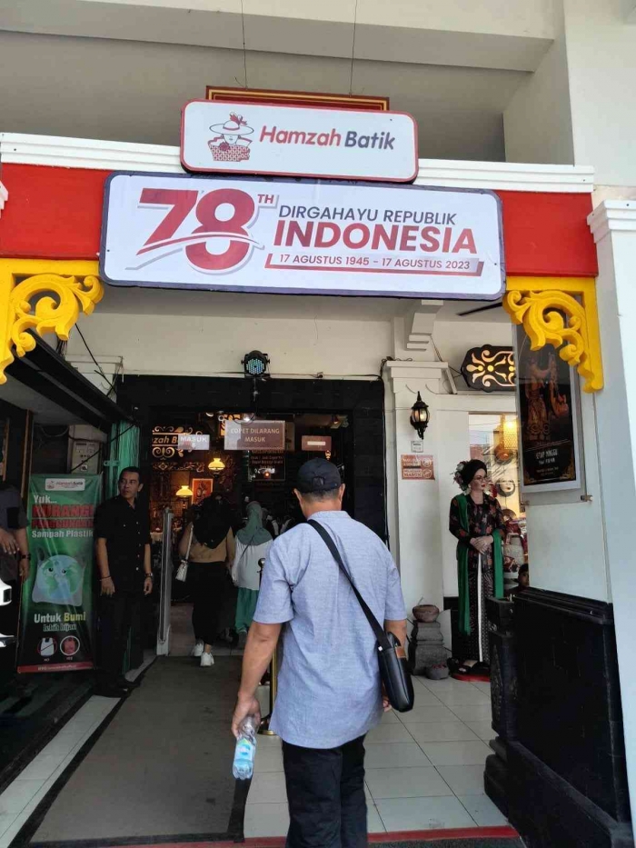 Pintu masuk Hamzah Batik (dokpri)