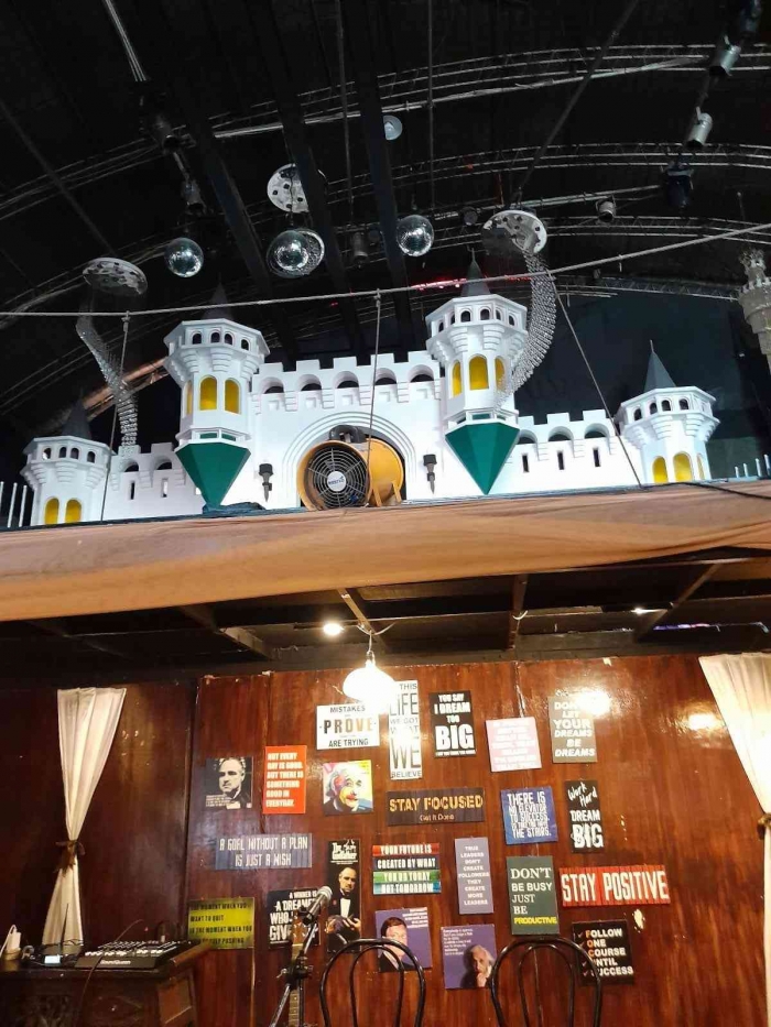 lantai di atas kafe (dokpri)