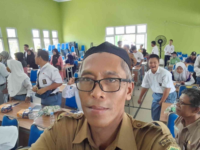 Berswafoto dengan latar siswa SLBN PPU (dokpri)