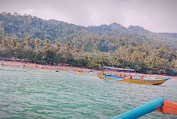 Pantai Simbaronce, dilihat dari laut(dokpri)
