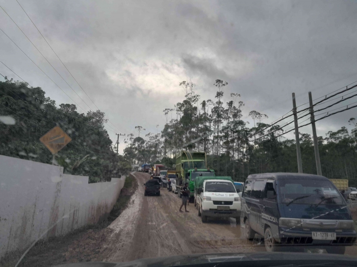 Mendung yang menggelayut menambah rasa sedih (dokpri)