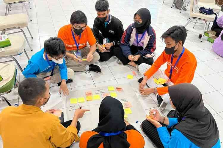 Diskusi keragaman identitas  dalam  projek penguatan Profil Pelajar Pancasila ( sumber : KOMPAS.com )