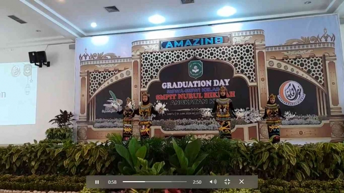 Tari khas Kalimantan (dokpri)