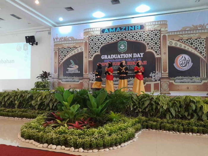 Aksi 4 siswi SMPIT Nurul Hikmah (dokpri)