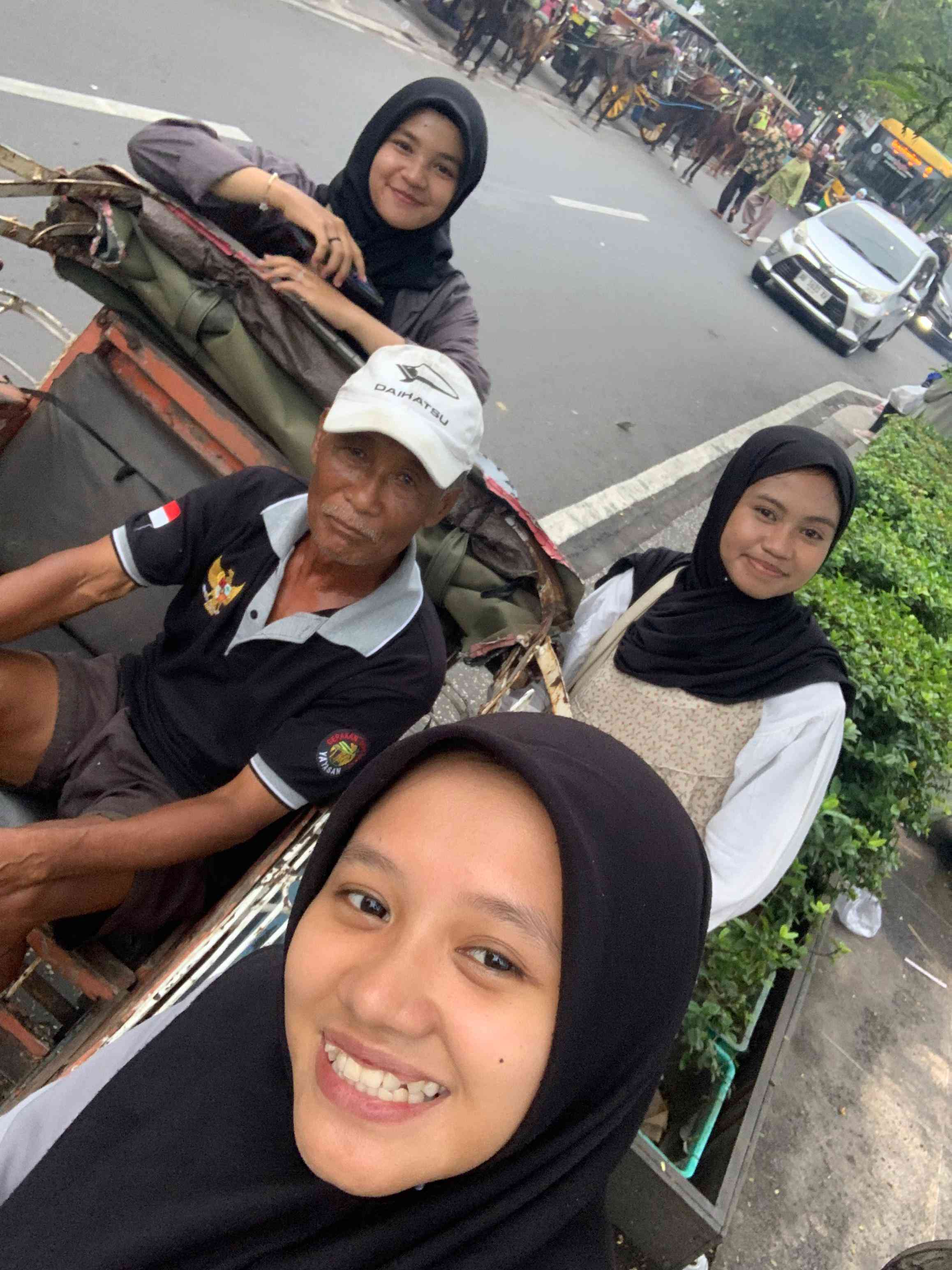 Sudah 40 Tahun Narik Becak Di Malioboro Dan Masih Menggunakan Becak ...