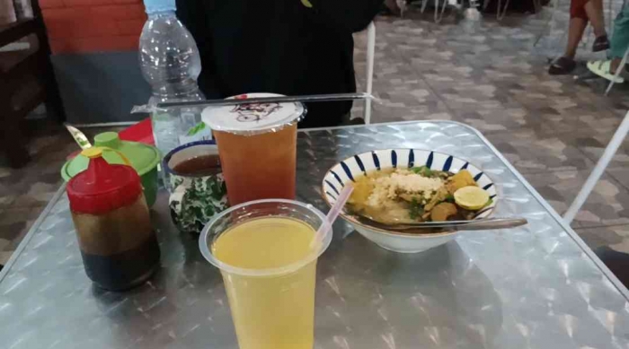 Soto, salah satu menu di Sleko Food Court Kota Madiun (dokpri)