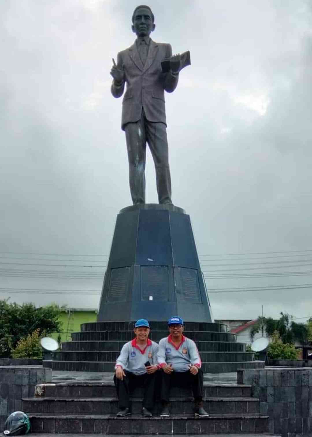 Merayakan Sejarah: Pendirian Tugu Leimena Di Ambon Untuk Menghormati ...