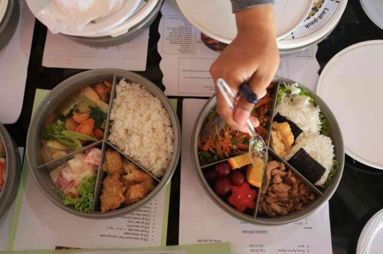 Contoh bekal siang untuk anak sekolah apabila anak harus bersekolah hingga melewati jam makan siang (dok foto: mediaindonesia.com)