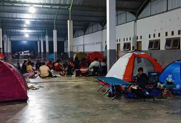 Berhubung hujan, acara pindah ke aula gedung yang sangat luas(dokpri)