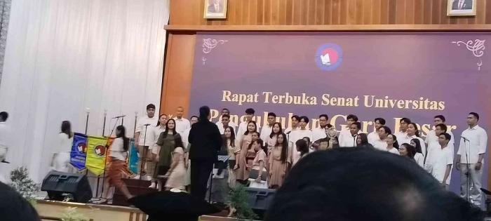 Paduan Suara UKSW dengan conductor Eriyani Lunga (Dokumen Pribadi)