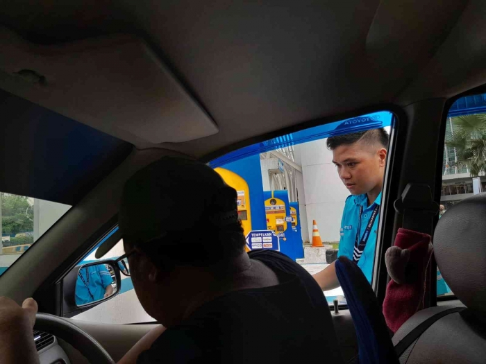 bayar biaya parkir di BSB (dokpri)