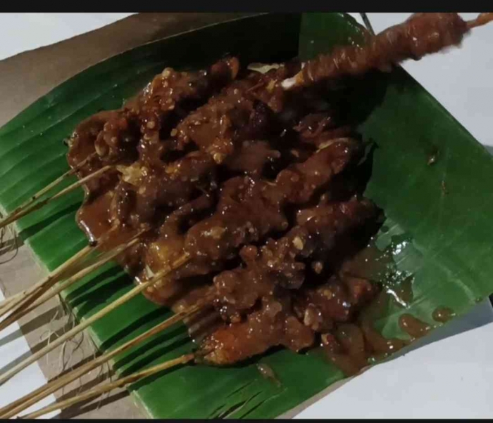 Menikmati Kelezatan Sate Madura di PSC Madiun(dokpri)