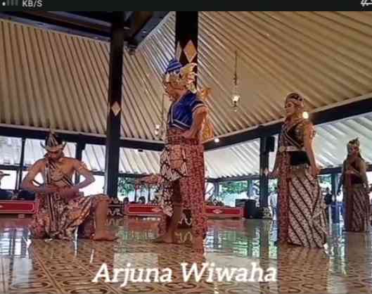 Arjuna menerima Pasopati dari Betara Indra. | Dokpri