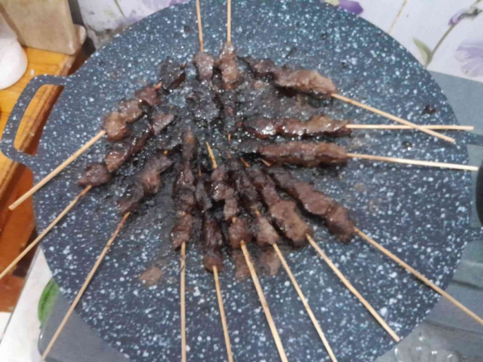 Sate daging sapi bumbu kecap (dokpri)