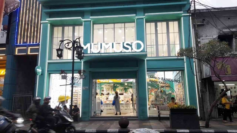 Mumuso di Braga (Sumber: Dokumen Pribadi)