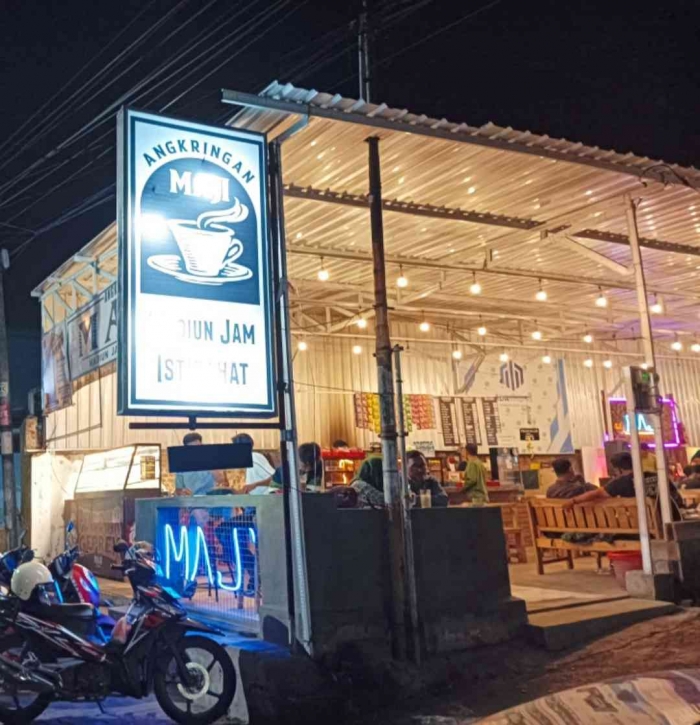 Kafe Maji depan Pegadaian Dolopo, jln Raya Ponorogo -Madiun (dokpri)
