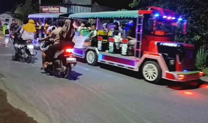 Semarak takbir keliling Idul Adha 1445H diwarnai munculnya kereta kelinci (dokpri)
