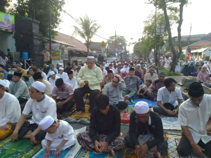 Jemaah diluar sumber gambar dokumen pribadi