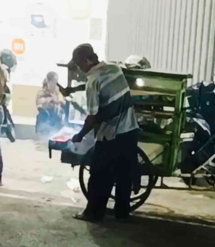 Penjual sate Madura (dokpri)