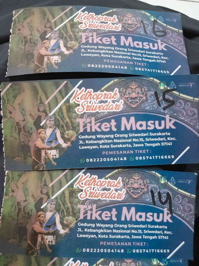 Beli enam tiket pertunjukan (dokpri)