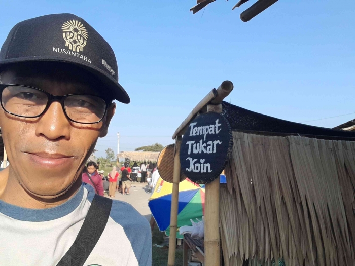 Tukar uang dulu sebelum belanja (dokpri)