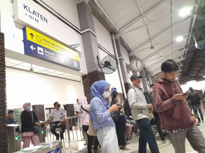 Menunggu dengan berdiri (dopri)