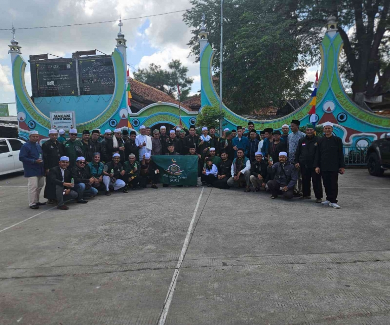 Albil Albil Islamic Center Ziarah ke Makam Syekh Quro dan Habib Muhammad ...