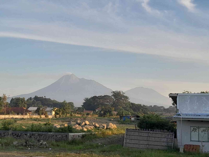 Gunung Merapi dan Merbabu (dokpri)