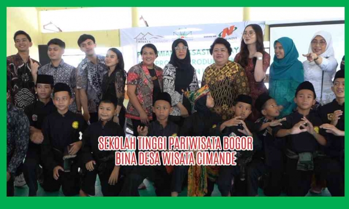 Dina Mayasari (tengah) bersama membina Desa Wisata Cimande Bogor. Foto: Isson Khairul