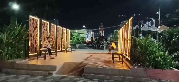 Suasana Malam di Miniatur Monas Kota Madiun (dokpri)