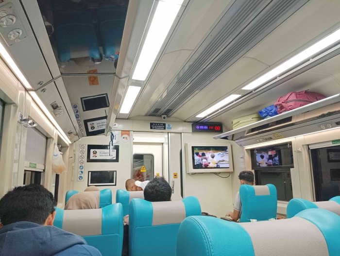 Di dalam kereta Gajayana Malang -Jakarta. (Dokumentasi Pribadi)