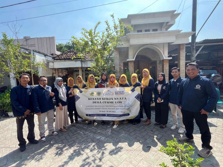 Mahasiswa KKN bersama PKK dalam Kegiatan Posyandu (dokpri)