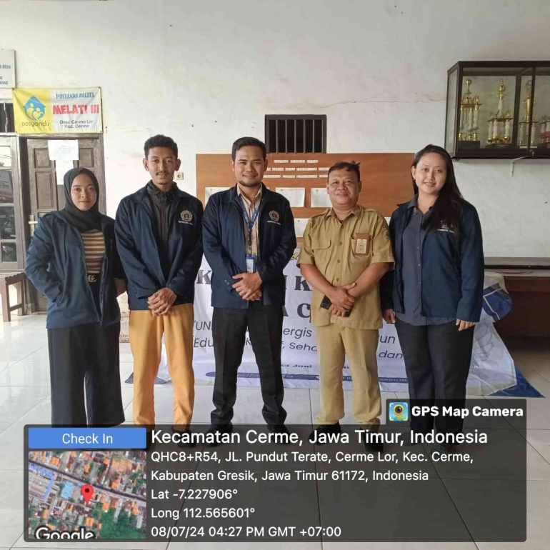 Mahasiswa KKN bersama Ketua LPPM Universitas Gresik dan BAPPEDA/dokpri