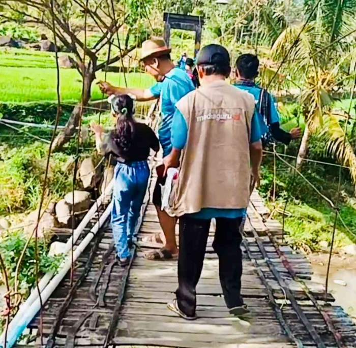 Pengalaman Melintasi Jembatan Gantung yang Mendebarkan(dokpri)