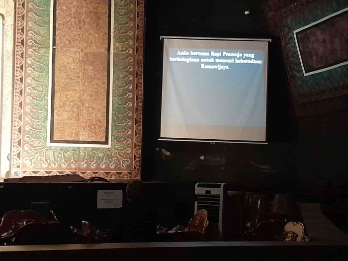 Deskripsi di sebelah kiri panggung (dokpri)