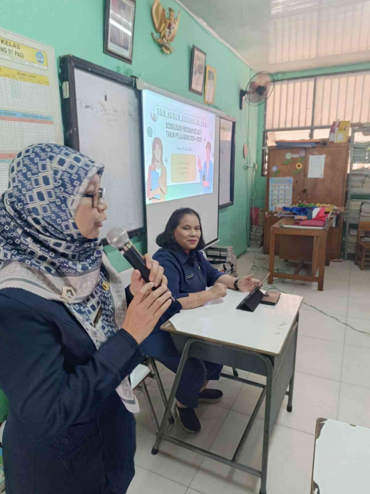 Foto: Interaksi guru SDN Kebon Kosong 01 Pagi dengan peserta sosialisasi
