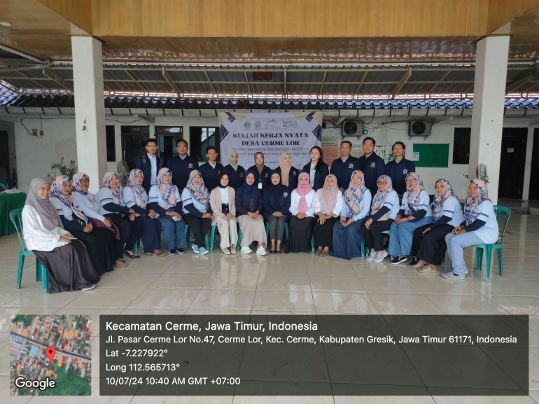 Foto Bersama Mahasiswa KKN dan Dosen Universitas Gresik, Ahli Gizi, Kader Posyandu, serta Bidan/dokpri