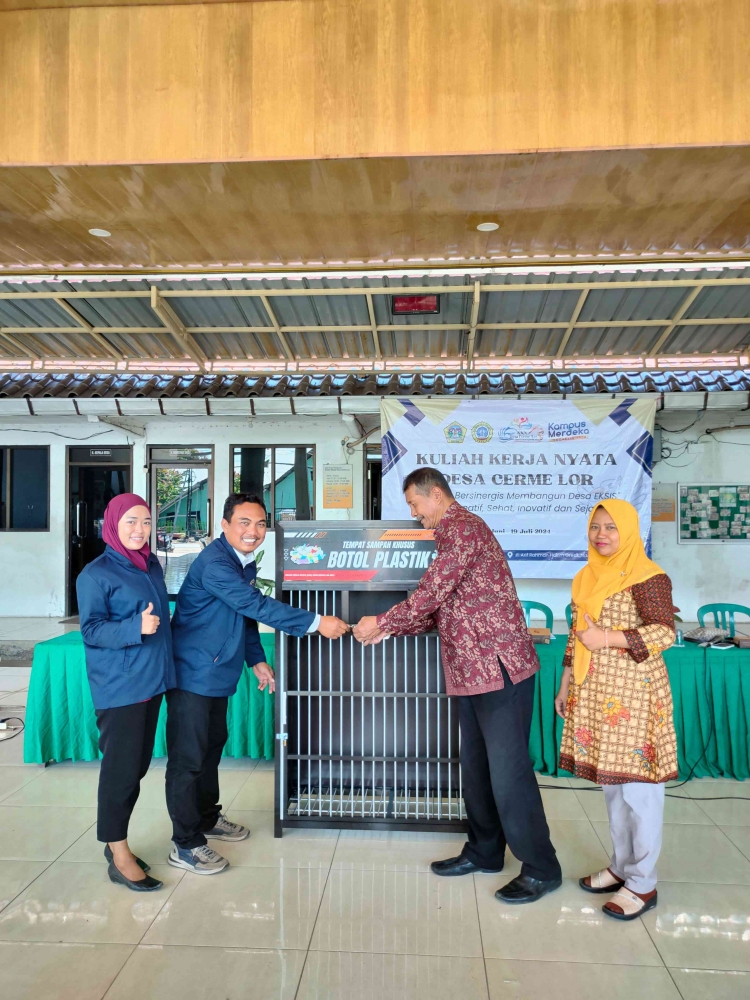 Pemberian Drop Box Secara Simbolis (Dokpri)