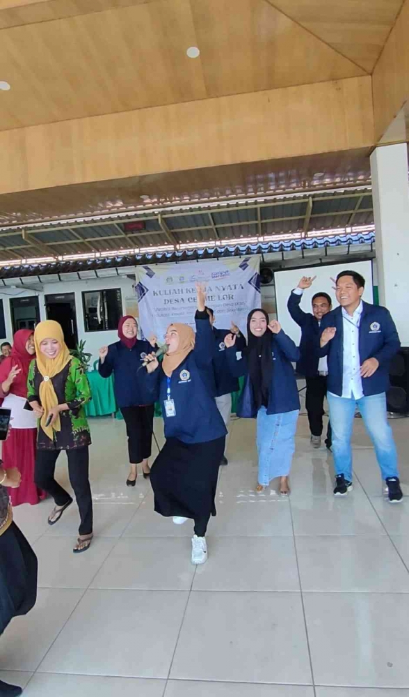 Penampilan Mahasiswa KKN (Dokpri)
