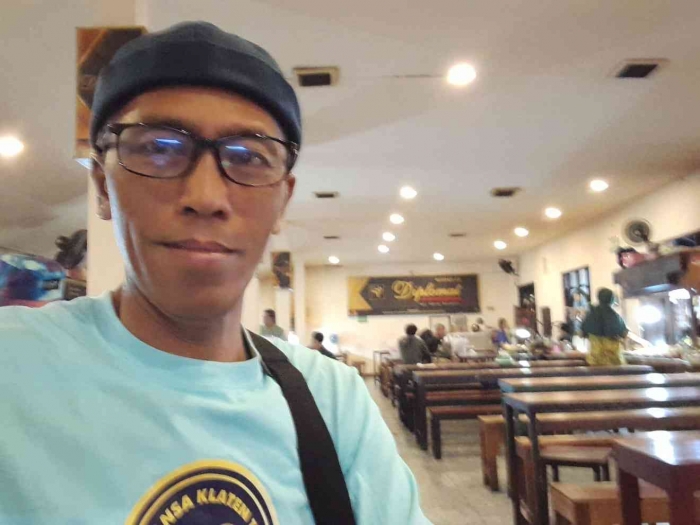 Mengamati pengunjung (dokpri)