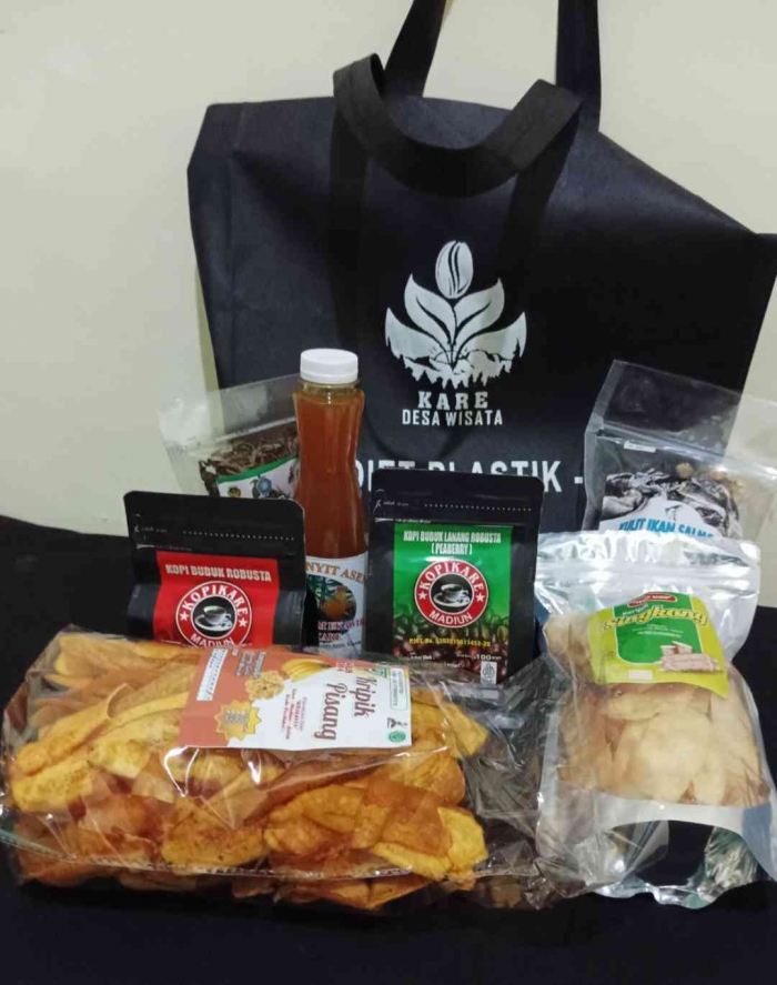 Cinderamata produk UMKM desa Kare yang bisa menjadi oleh-oleh (dokpri)