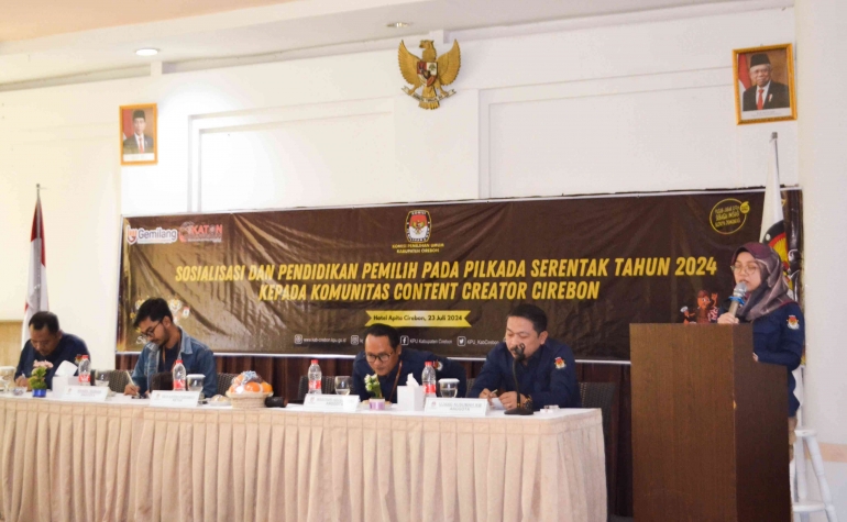 Jajaran KPU Kabupaten Cirebon Foto: mang Ib