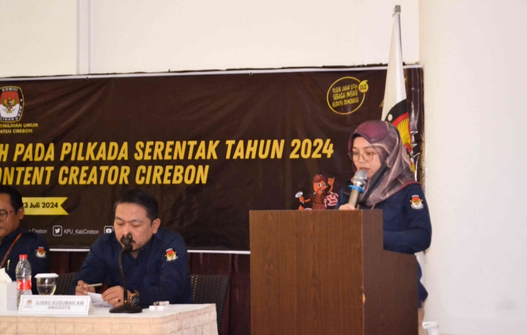 Sambutan Ketua KPU Kabupaten Cirebon Esya Karnia Puspawati foto : mang Ib