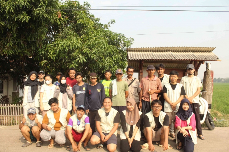 Jumsih Jumsih, Kolaborasi Mahasiswa KKN Unsika untuk Meningkatkan Gotong ...