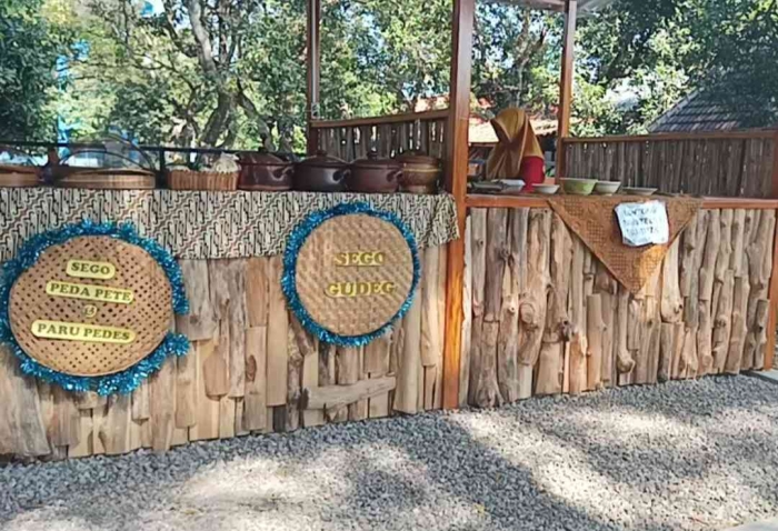 Pasar seni dan kuliner Ngrowo Bening Edupark Kota Madiun (dokpri)