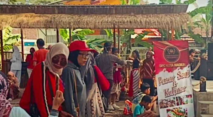 Wisata Kuliner dalam Rancak Gamelan dan Tari Bali di Ngrowo Bening Edupark Kota Madiun(dokpri)