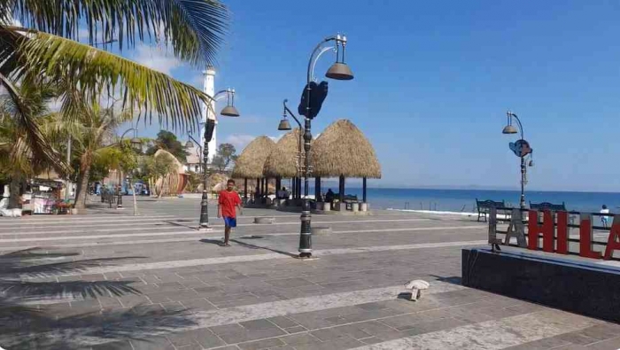 Wisata pantai Lahilai Bissi Kopan, sering dikenal dengan sebutan Psntai Teddys (dok foto: Greg Nafanu)