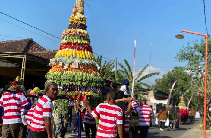 Kirab gunungan, foto dokumen pribadi/Sri RD