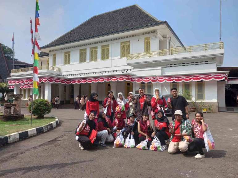 Input sumber gambar Ira Latief