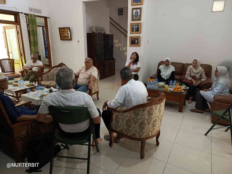 Input sumber gambar Nur terbit